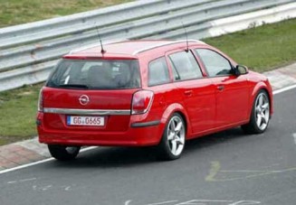 Leplezetlen képek a Astra Caravanról