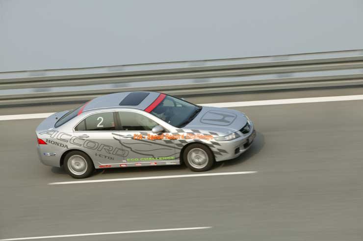 7280_69537_1000x700.jpg | Vezess | Vezess A 19 sebességi rekord mellett, közúton 3,07 literes fogyasztást sikerült elérni a 2,2 literes dízellel