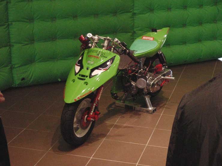 7304_69739_1000x700.jpg | Vezess | Vezess Aki korán kezdi a motorozást, idővel egy fenevadat is megülhet