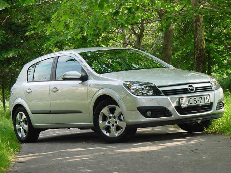 Teszt: Opel Astra H 1.8 Sport - Teljesíthető küldetés