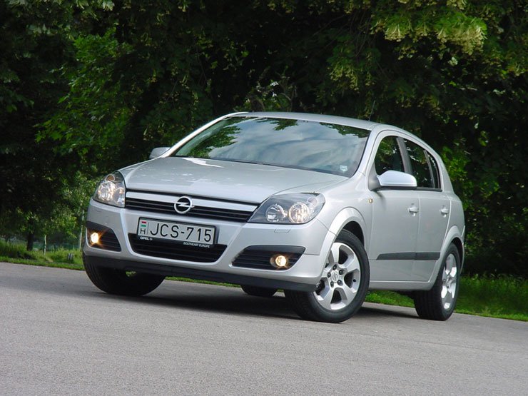 Teszt: Opel Astra H 1.8 Sport – Teljesíthető küldetés 11