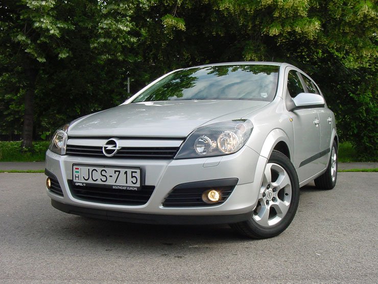 Teszt: Opel Astra H 1.8 Sport – Teljesíthető küldetés 12