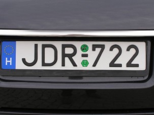 Börtönbüntetés az EU-rendszám hamisítóknak