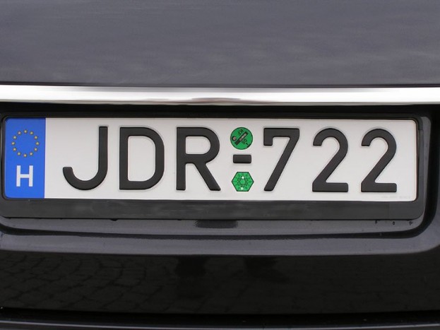 Börtönbüntetés az EU-rendszám hamisítóknak