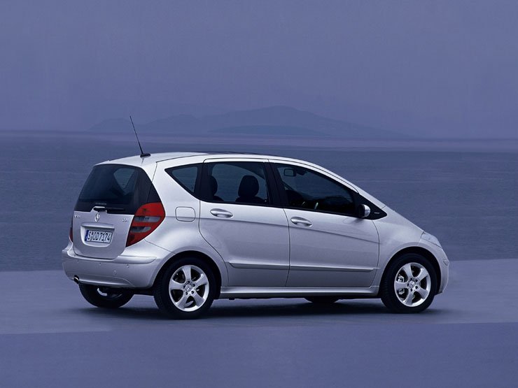 6236_60494_1000x700.jpg | Vezess | Vezess 232 milliméterrel hosszabb a régi rövid A-osztálynál az új ötajtós