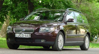 Teszt: Volvo V50 2.0D Summun - És a láthatatlan rokonok