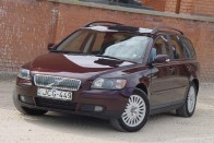 Sokan megnézik a V50-est, pedig könnyen összekeverhető Volvo arca van