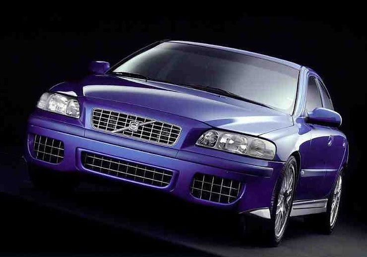 Nem csak sportautók, hanem tuning kamionok is lesznek a kiállításon