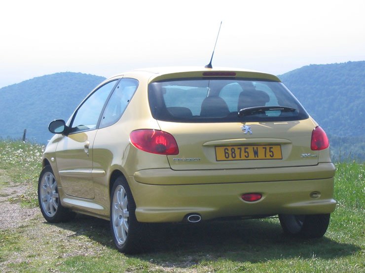 Vezettük: Peugeot 206 1.6 HDi – Feltűnő nyomaték 8