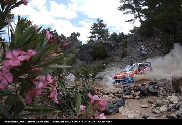 Sebastien Loeb újabb győzelemmel biztosította be maga és csapata elsőségét a világbajnoki pontversenyben