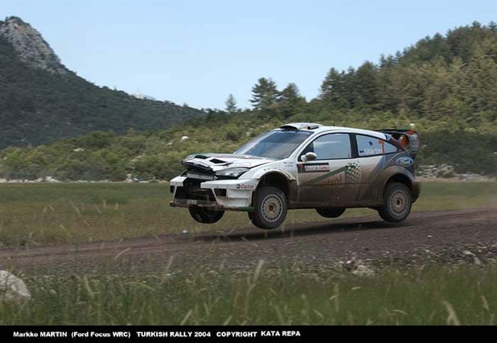 Martin megütötte az autó hűtőjét, ami miatt nem tudott 100 százalékon autózni 