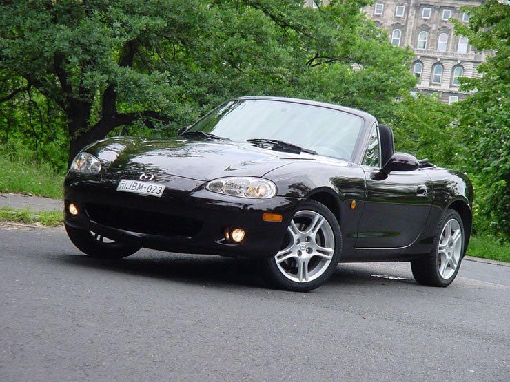 Teszt: Mazda MX-5 Sport – Nyitott élvezet 31