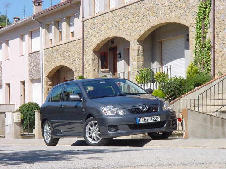 A legvadabb Corolla a T Sport, 192 lóerővel és gyönyörű kipufogóhanggal