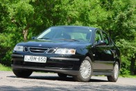 Teszt: Saab 9-3 1.8i Linear - Nagypályán, rövidnadrágban