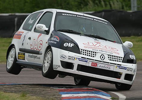 Angol Clio-bajnok a Forma-1-es betétfutamon