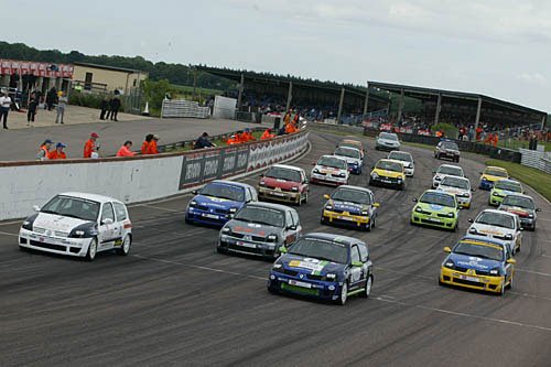 Pead az augusztusi Forma-1-es betétfutamon indul majd