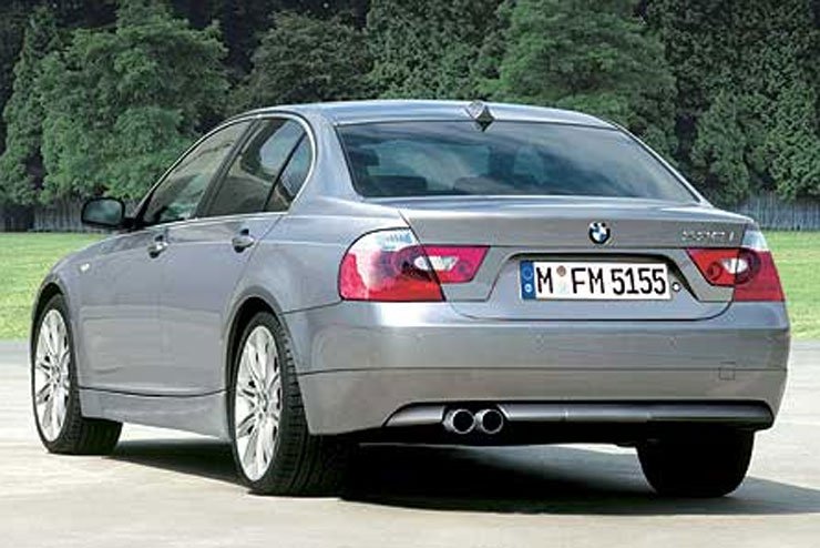 7126_68175_1000x700.jpg | Vezess | Vezess Hosszában nyolc, széltében 3 centiméterrel gyarapodik az E90