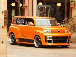 Scion Wide Body Xb - Mobil zenedoboz