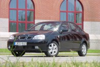 Teszt: Daewoo Nubira 1.8 16V CDX - Drága lóerők