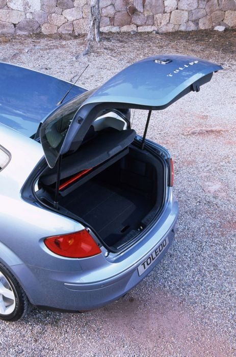 Az első két Toledo generáció előnyeit kívánja egyesíteni a gyár a Renault Vel Satis-hoz hasonló ötödik ajtós felépítéssel 