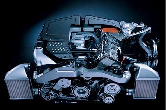 3 másodperc alatt gyorsul százra és akár 360-nal is száguld az Apollo, az MTM által 650 lóerősre tuningolt motorral. A 200-as határt 8,9 másodperc alatt eléri