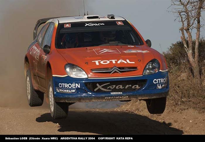 Sebastien Loeb annak ellenére, hogy az első helyről rajtolt pénteken, félpercnyire van csak Grönholmtól