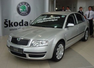 Átadták az 1000. Skoda Superbet hazánkban