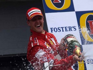 Silverstone-ban sem tudták legyőzni Schumachert