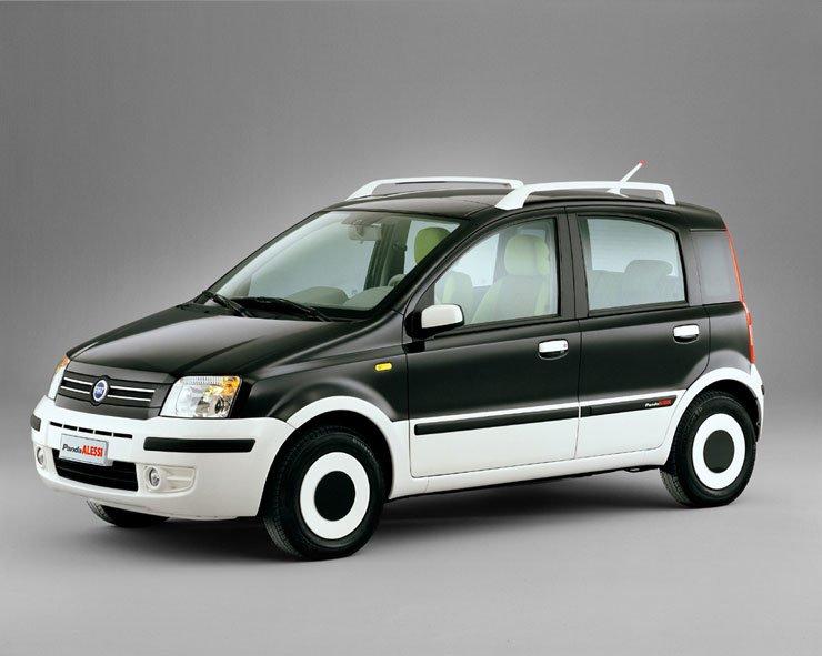 6183_60108_1000x700.jpg | Vezess | Vezess Kívülről kevés különbség van a széria Pandához képest, a két színű fényezés elegáns