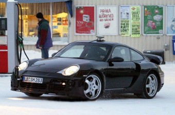 Jön a Porsche 997 Turbo és a Cabrio