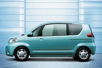 Toyota miniegyterű tolóajtóval