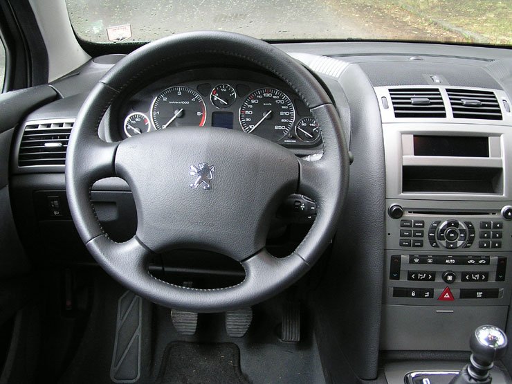 Teszt: Peugeot 407 Symbole 2.0 HDi – Mindent a szemnek! 25