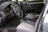 Teszt: Peugeot 407 Symbole 2.0 HDi – Mindent a szemnek! 52