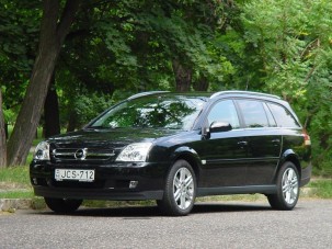 Teszt: Opel Vectra Caravan 1.9 CDTI - Fura formájú csodadoboz