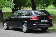 Teszt: Opel Vectra Caravan 1.9 CDTI – Fura formájú csodadoboz 28