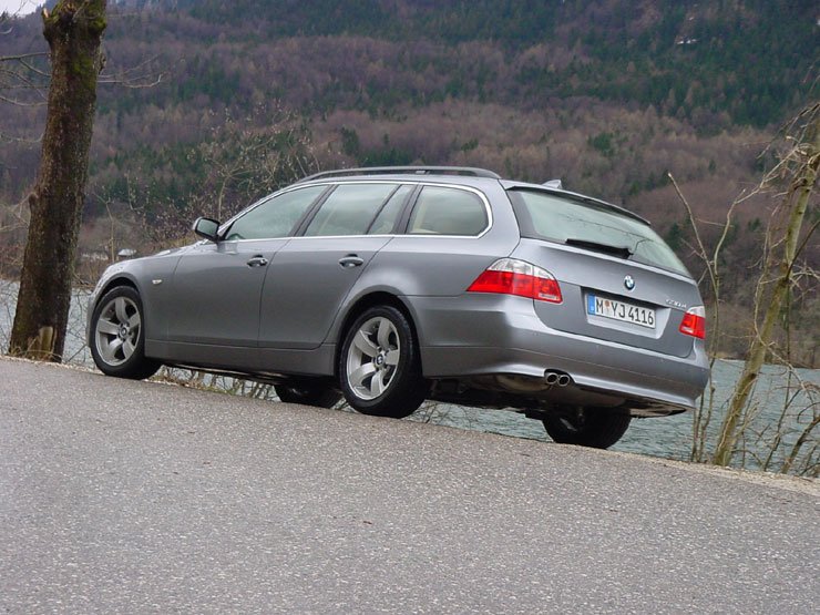 Vezettük: BMW 5 Touring - Kőművesek kíméljenek!