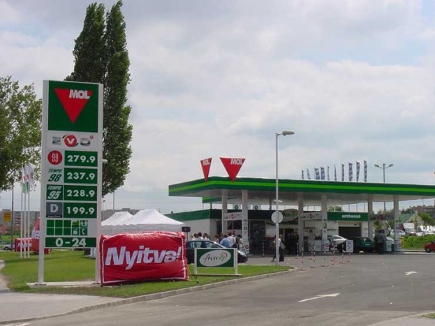 Szerdától drágul a benzin