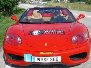 Tanulj Ferrarival vezetni!