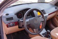 Teszt: Opel Astra 1.7 CDTI Elegance – Mestermunka 37