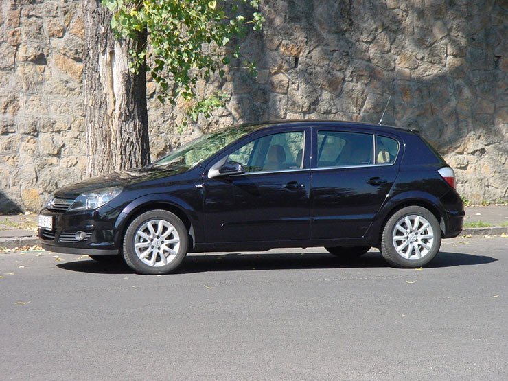 Teszt: Opel Astra 1.7 CDTI Elegance – Mestermunka 22