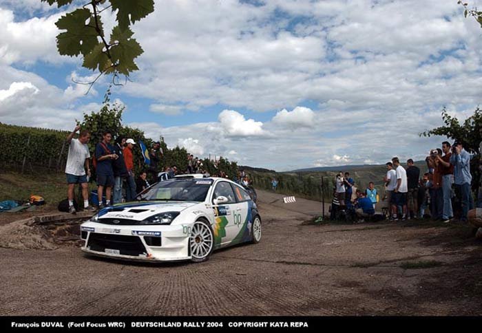 Francois Duval annak ellenére a harmadik, hogy a Ford kormányváltója nem működött így botváltót kellett használnia