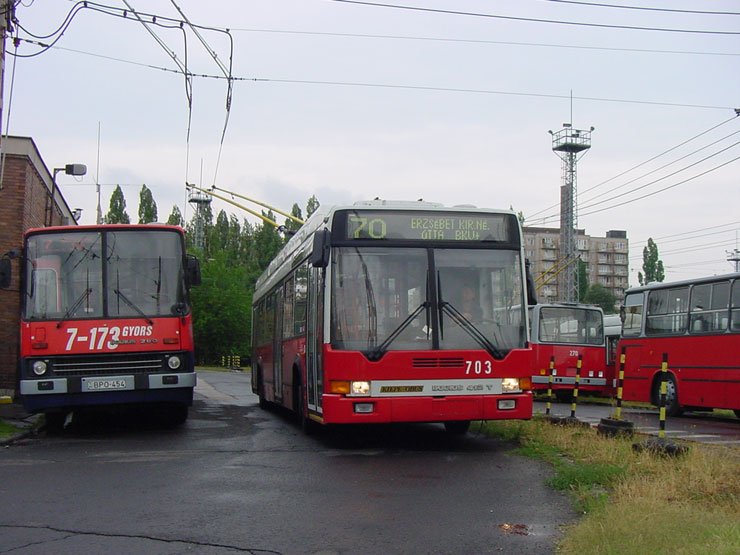 50 km/óránál leszabályoz a legmodernebb BKV trolibusz. Beszerzési ára 85 millió forint volt, így nehéz lecserélni a szovjet trolikat