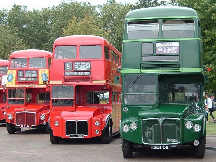 50 évesek a londoni buszok