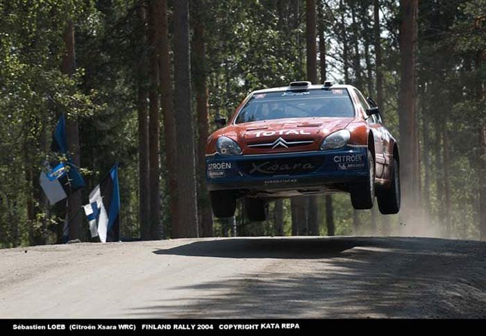 Loeb mint a pontversenyben vezető ezúttal is arra ítéltetett, hogy letakarítsa az utat, ami lelassította 
