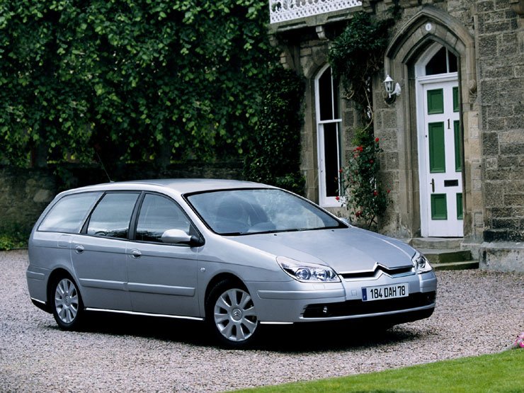 Véletlen sávelhagyásra figyelmeztető rendszert is kap a C5-ös. Az üléslap vibrálással jelzi a hirtelen sávelhagyást