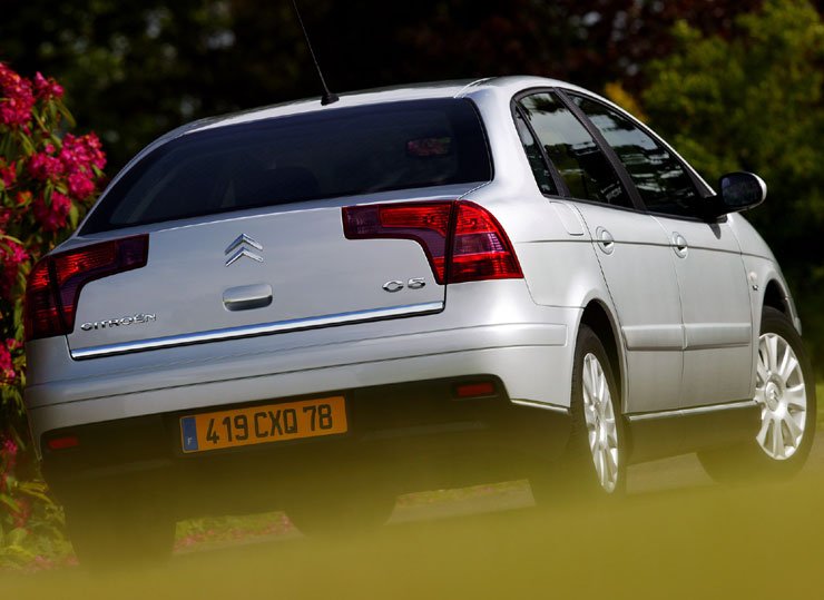 Két új dízelmotort kap a C5-ös. Az 1,6-os 109, a 2,0 literes 136 lóerős