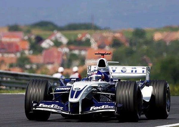 A BMW nem kíván résztulajdonos lenni a Williams-ben, de támogatja a csapat struktúrájának átalakítását, ahogy azt korábban a német gyártó is megtette