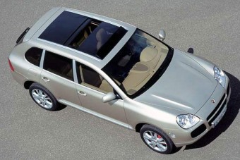 500 lóerős gyári Cayenne