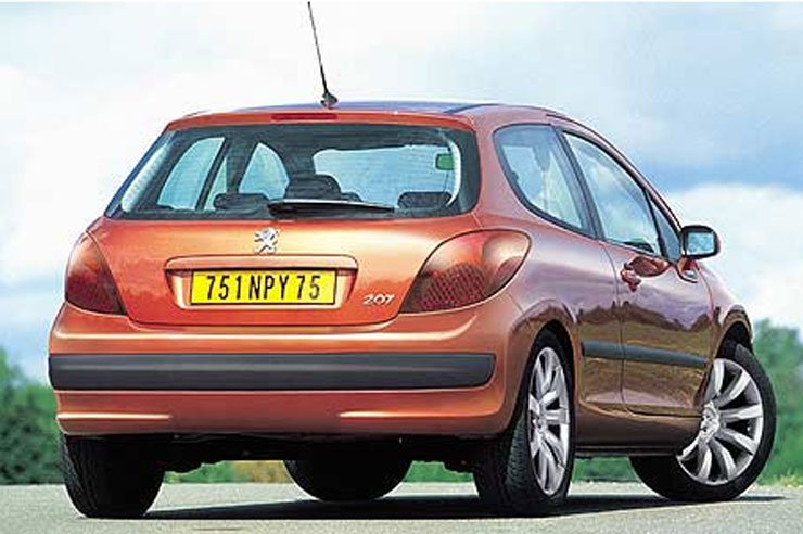 A 207 szinte egy kategóriával nagyobb lesz a 206-osnál