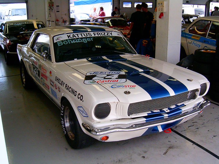 A Ford Mustangok hangjukkal arattak osztatlan sikert